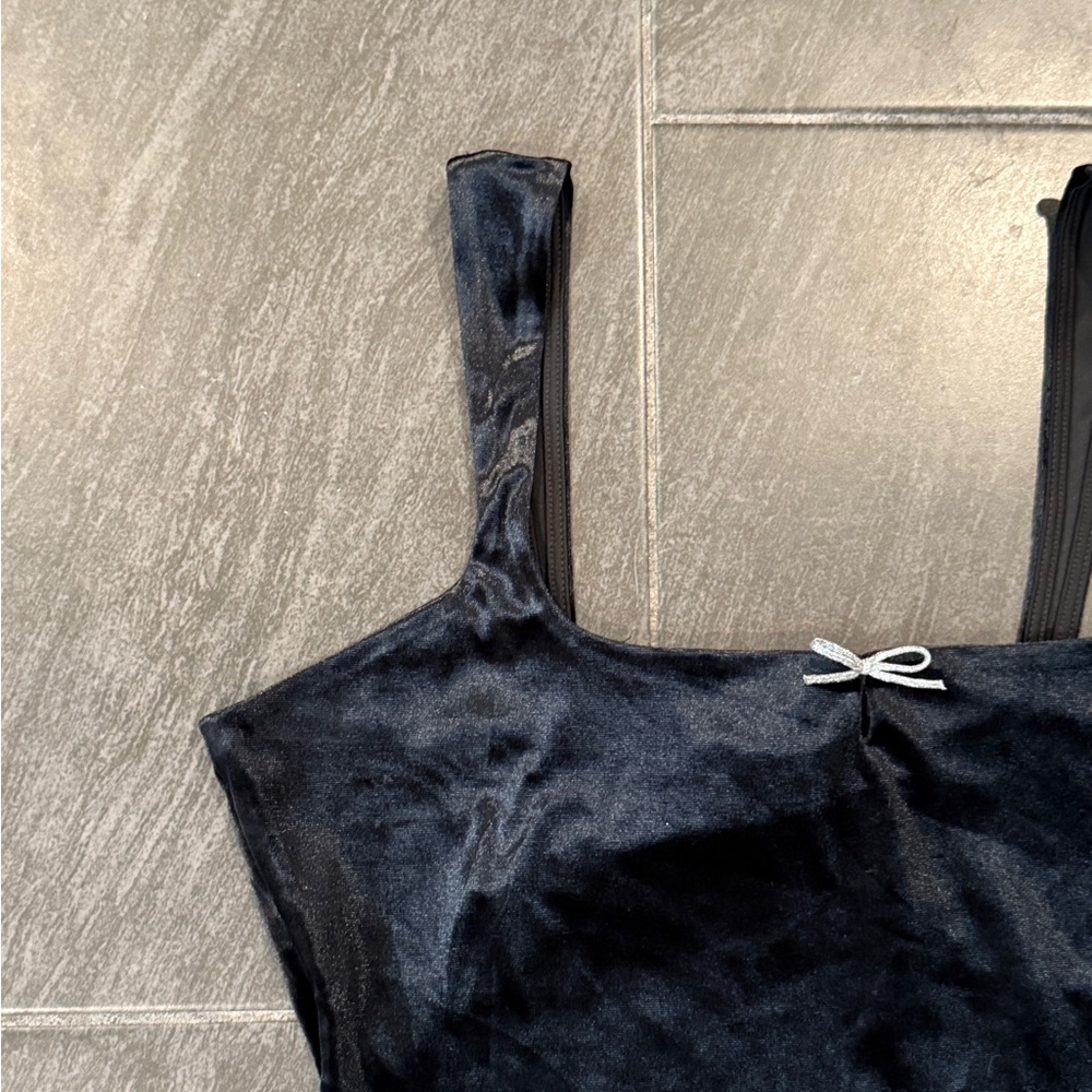 Wild Fable Elegant Black Velvet Women's Top - Picture 2 of 5